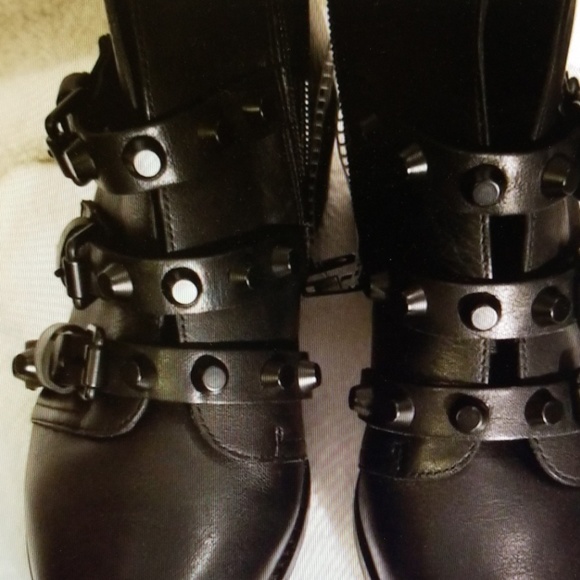 NWT Gianni Bini Studded Leather Booties - Picture 5 of 7